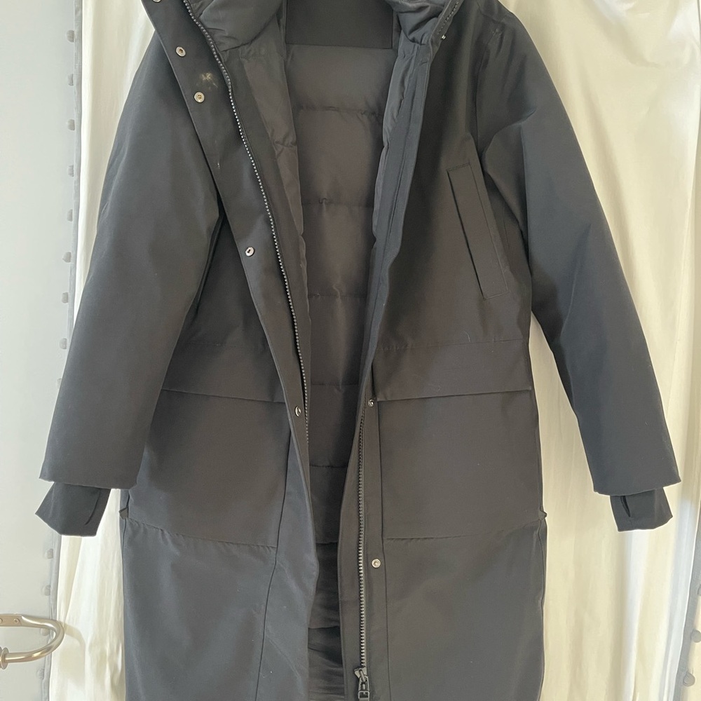 Quince Responsible Down Hooded Long Parka